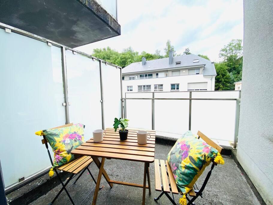 Large 3 Bedrooms In Center W Terraces & Parking Apartment